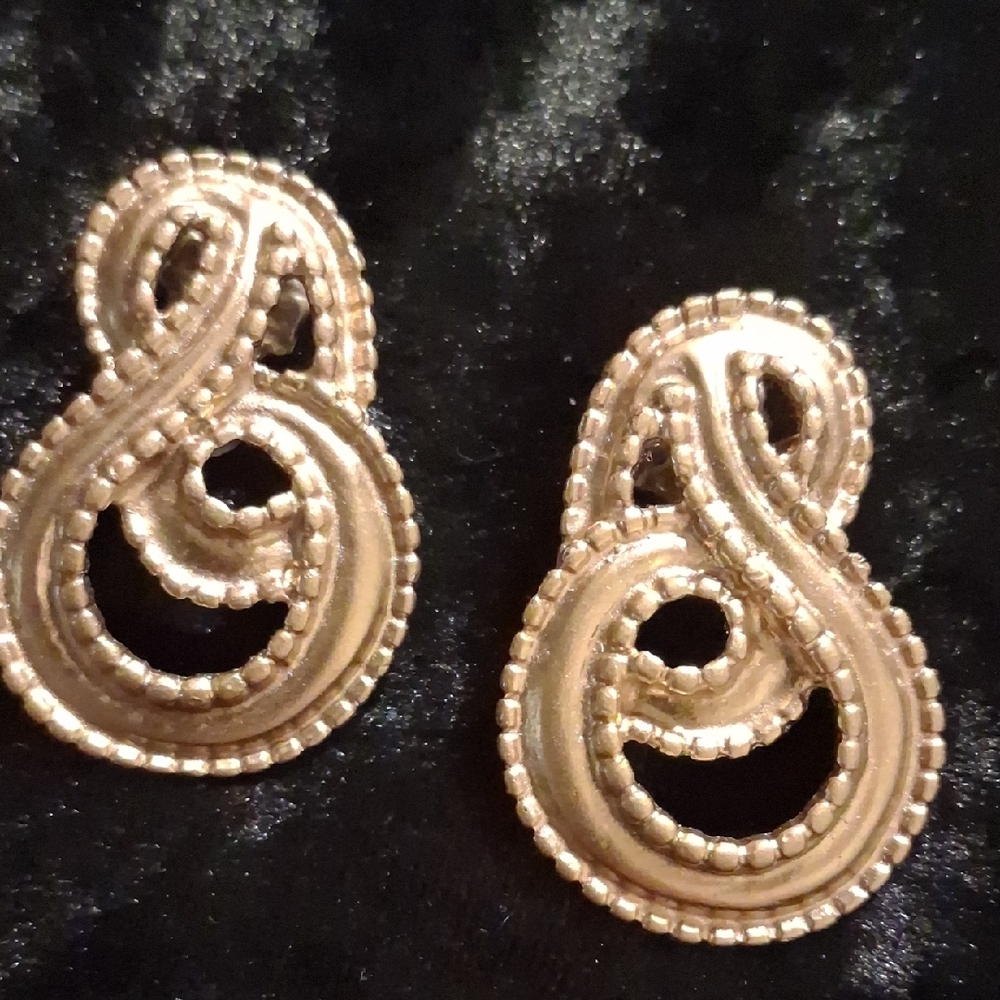 Carol Dauplaise Gold Infinity Swirl Earrings with Intricate Detailing